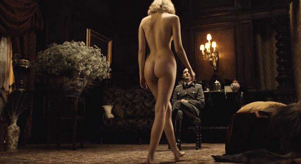 10P Tereza Srbova exposing her huge tits and great ass in nude movie scene