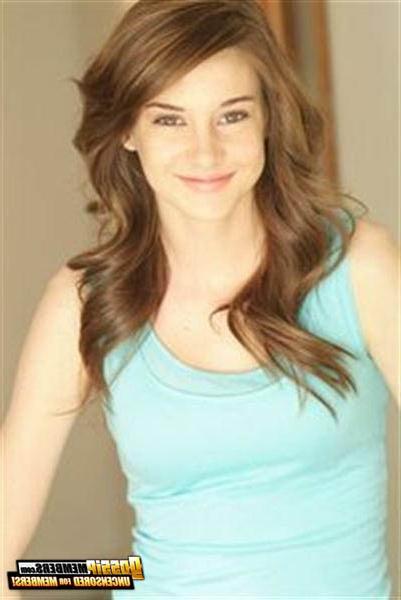 15P Shailene Woodley sexy and candid poses exposed