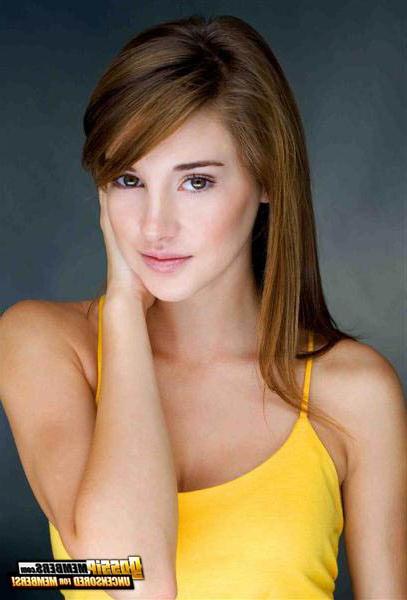 15P Shailene Woodley sexy and candid poses exposed