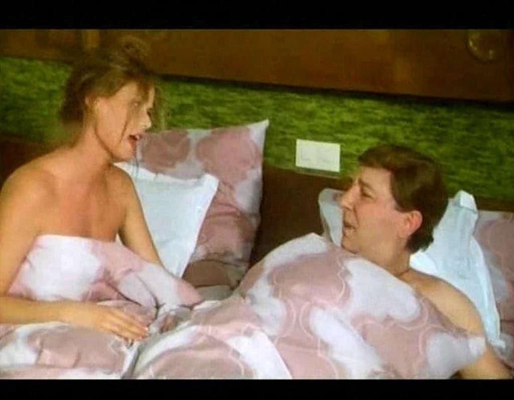 16P Renate Langer showing her nice tits and pussy in movie