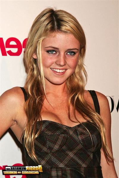 15P Teen starlet Lorrain Nicholson looks cute and potentially skanky in photos