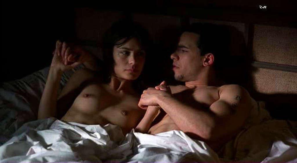 10P Shannyn Sossamon exposing her nice big tits in nude movie scenes