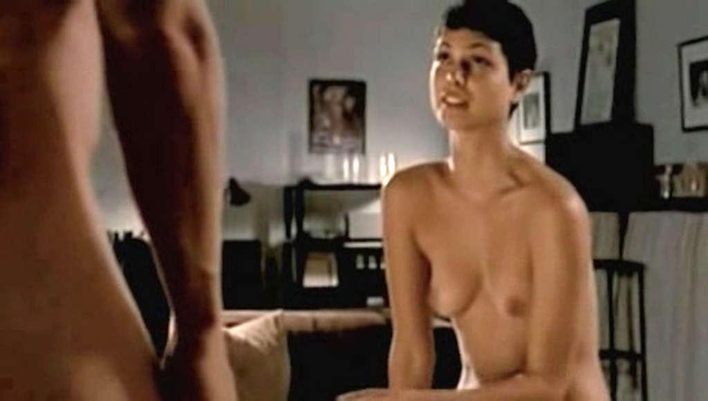 16P Morena Baccarin showing her nice tits in nude movie scenes