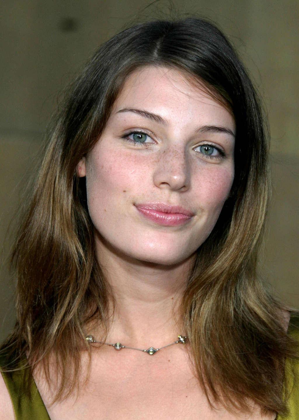 10P Jessica Pare showing her big tits in nude movie scene