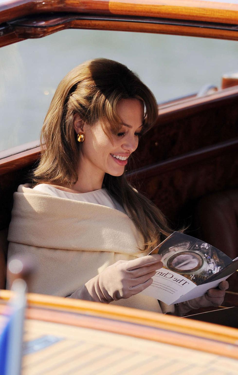 10P Angelina Jolie in hot sex scene in movie and exposing her nice tits