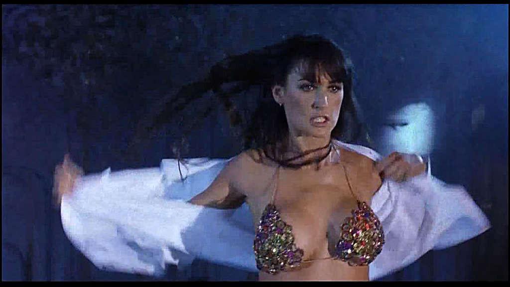 16P Demi Moore showing her unshaved pussy and sexy huge boobs