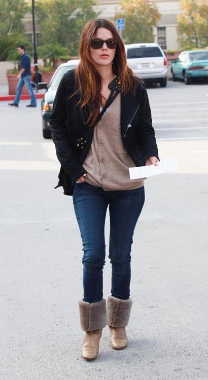 15P Rachel Bilson upskirt black panties and hot tits