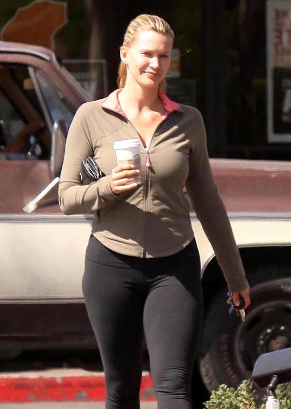 16P Natasha Henstridge reveal her bare big boobs