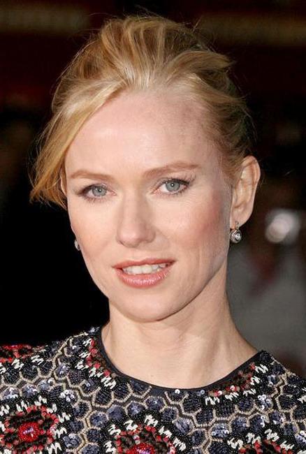 16P Naomi Watts sweet ass while riding a bike