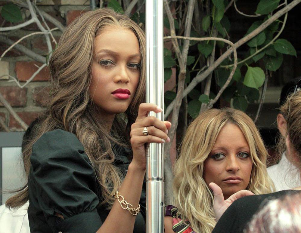 15P Tyra Banks butt is looking awesome in bikini