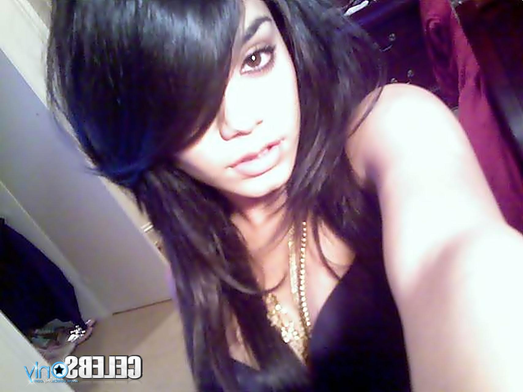 16P Vanessa Hudgens new leaked naked photos