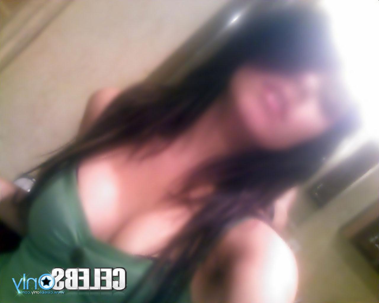 16P Vanessa Hudgens new leaked naked photos