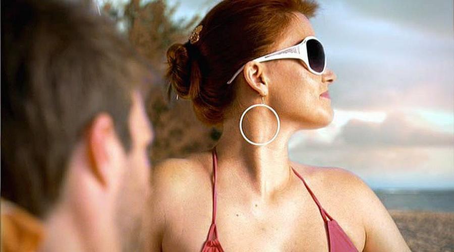 15P Rachel Kimsey looking very sexy in bikini in some movie caps