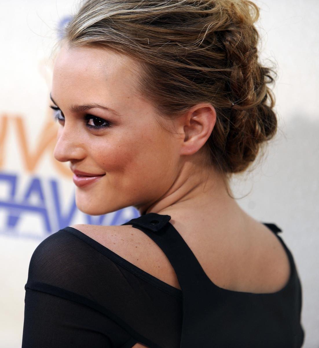 14P Leighton Meester showing nude perky tits