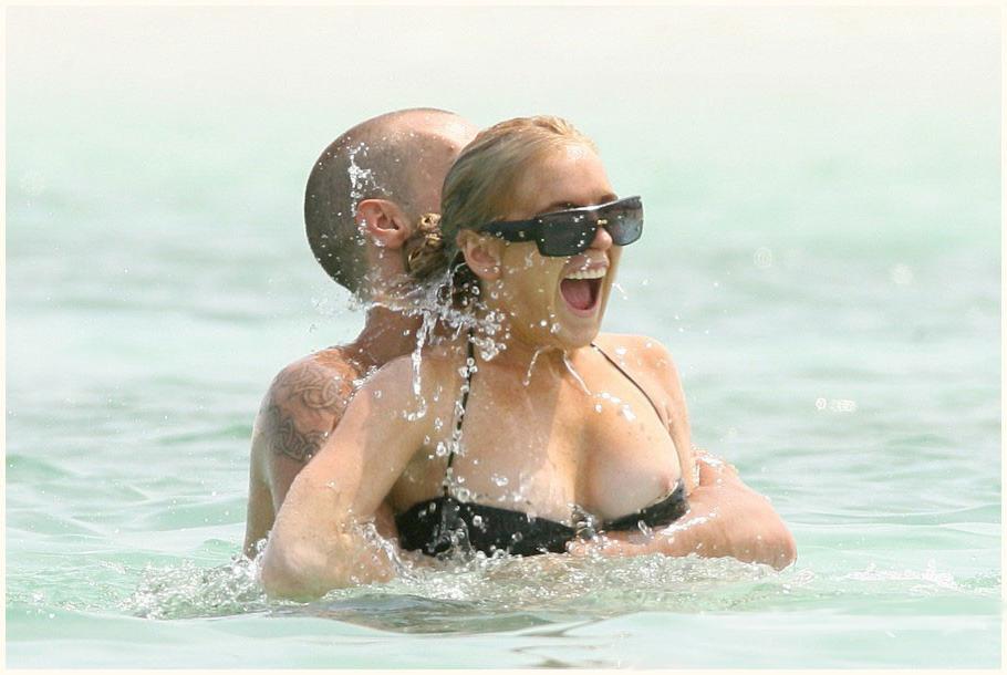 15P Lindsay Lohan great upskirt pics in sexy dress