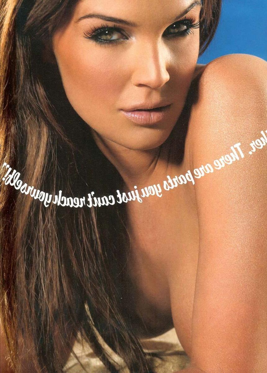 15P Danielle Lloyd fully nude with some color on her