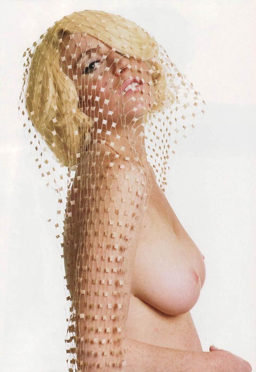 15P Lindsay Lohan nude boobs and great ass in bikini