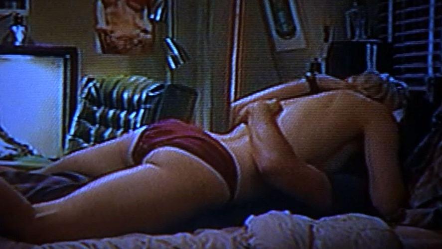 16P Amy Smart showing her nice big tits in nude movie caps