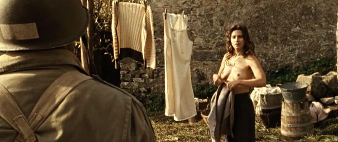 16P Valentina Cervi showing her nice big tits in nude movie caps