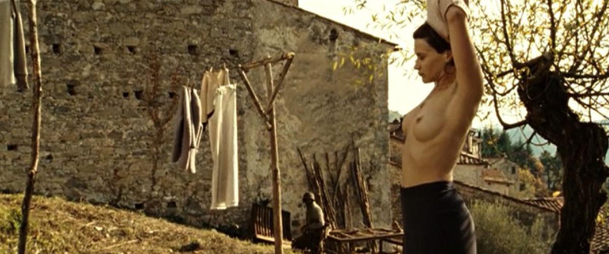 16P Valentina Cervi showing her nice big tits in nude movie caps