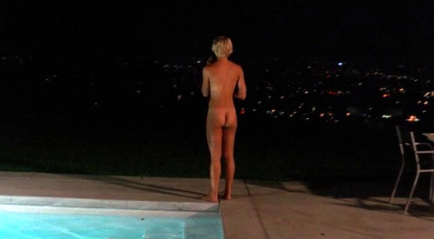 16P Brittany Daniel showing her big tits and ass in nude movie caps
