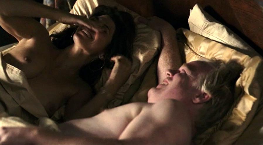 16P Marisa Tomei showing her nice big tits in nude movie caps