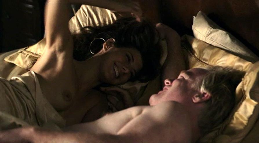 16P Marisa Tomei showing her nice big tits in nude movie caps