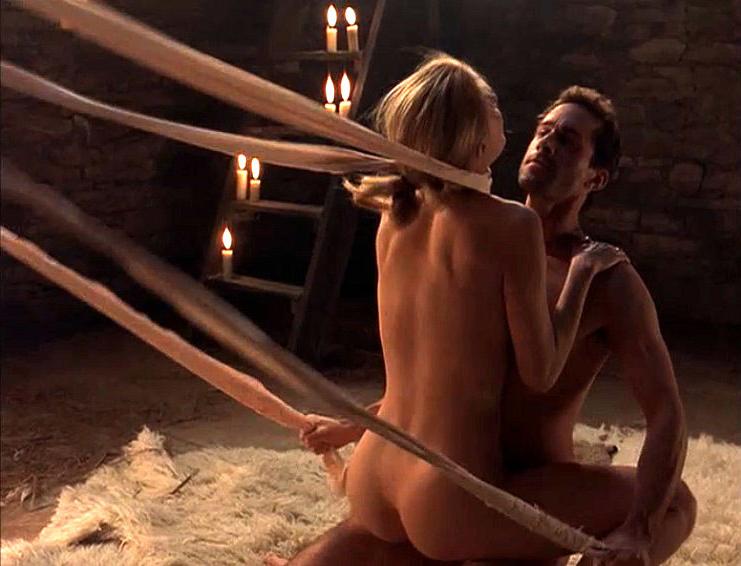 16P Heather Graham showing her nice big tits in nude movie caps