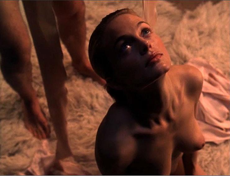 16P Heather Graham showing her nice big tits in nude movie caps