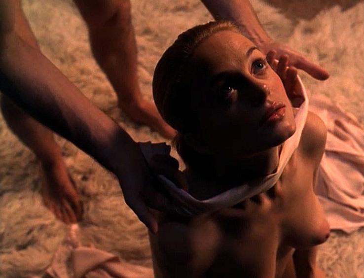 16P Heather Graham showing her nice big tits in nude movie caps