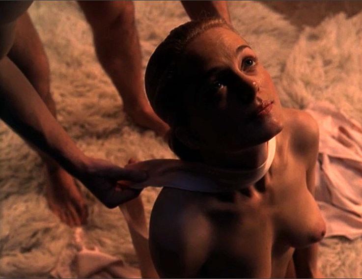 16P Heather Graham showing her nice big tits in nude movie caps