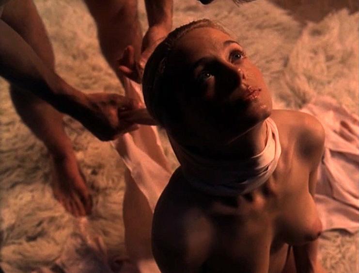16P Heather Graham showing her nice big tits in nude movie caps
