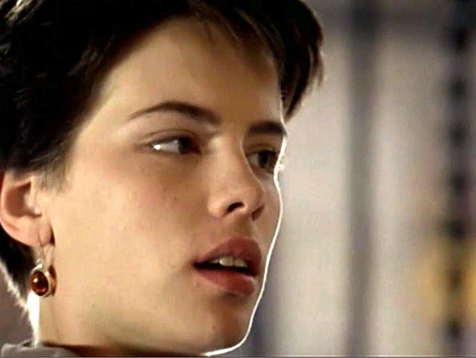 16P Kate Beckinsale showing her nice big tits in nude movie caps