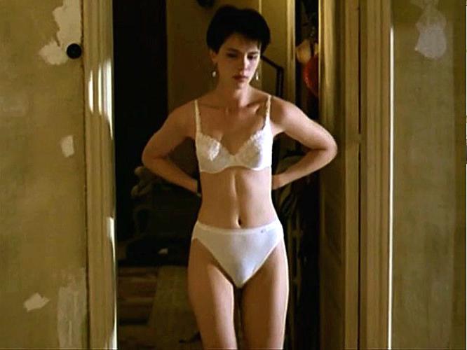 16P Kate Beckinsale showing her nice big tits in nude movie caps
