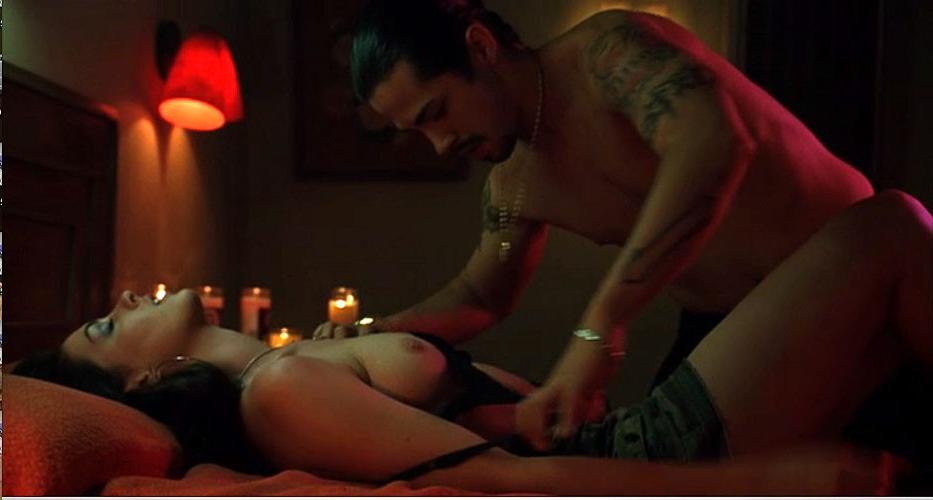 16P Anne Hathaway showing her nice big tits in nude movie scenes