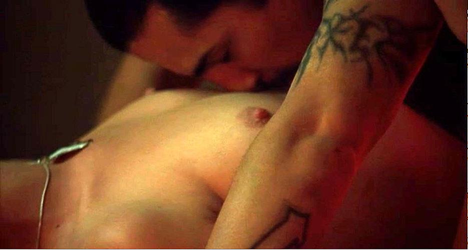 16P Anne Hathaway showing her nice big tits in nude movie scenes