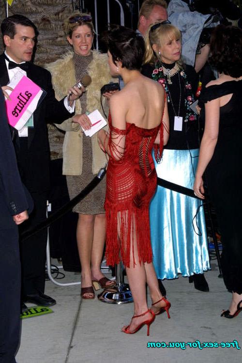 16P Selma Blair showing her nice big tits in movies