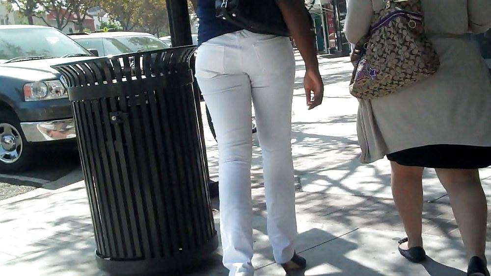 22P Soul girl butt & ass in white jeans yum