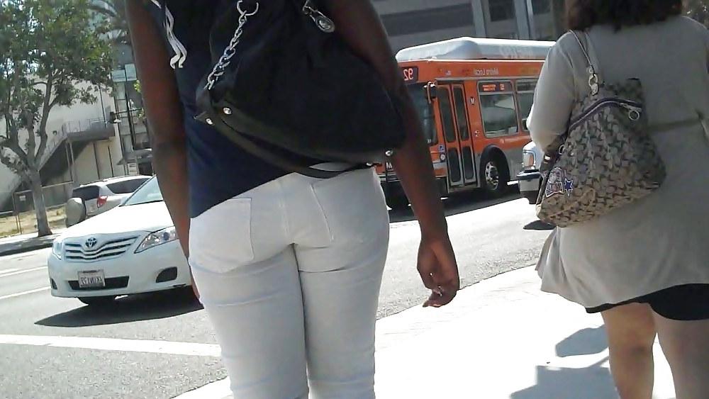 22P Soul girl butt & ass in white jeans yum