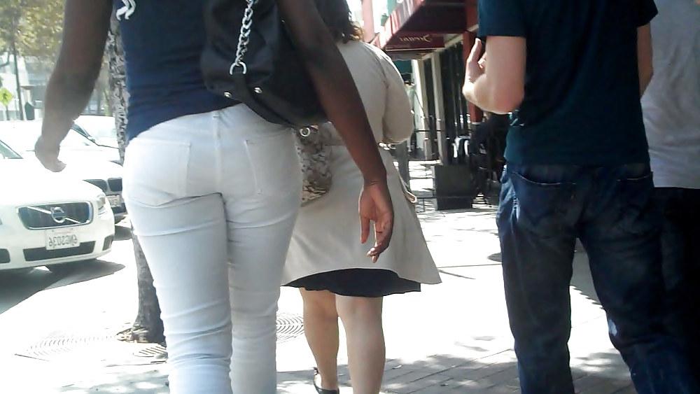 22P Soul girl butt & ass in white jeans yum