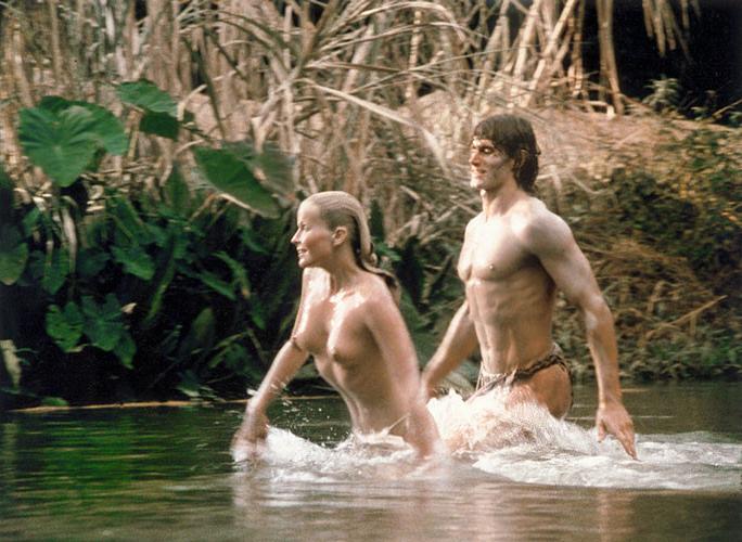 16P Bo Derek posing all naked in water and nude movie captures