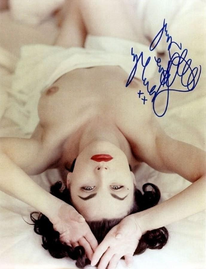 16P Sherilyn Fenn show her hairy pussy and tits in nude movie scenes