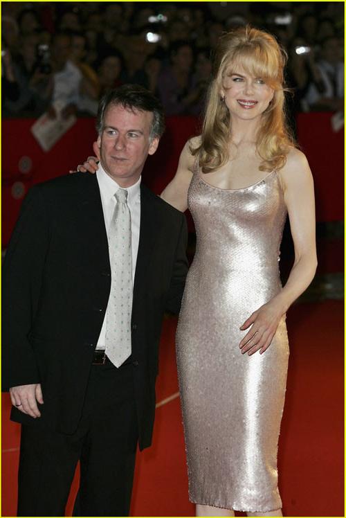 16P Nicole looking sexy in silver dress and nude movie scenes