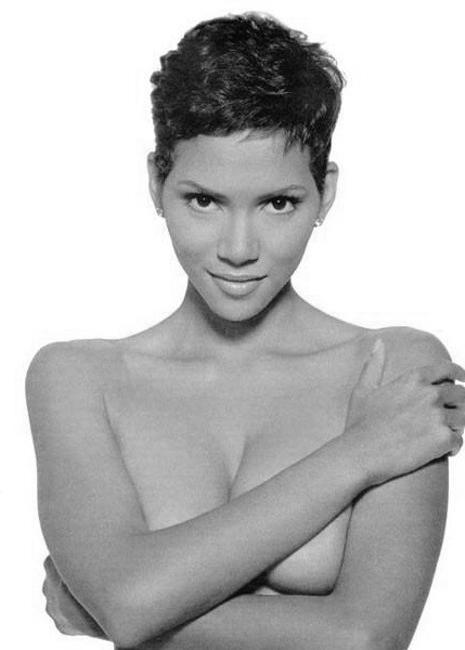 15P Halle Berry bikini caps from movie