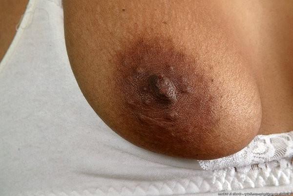 15P Black girl Toni shows off her thick and hairy ass