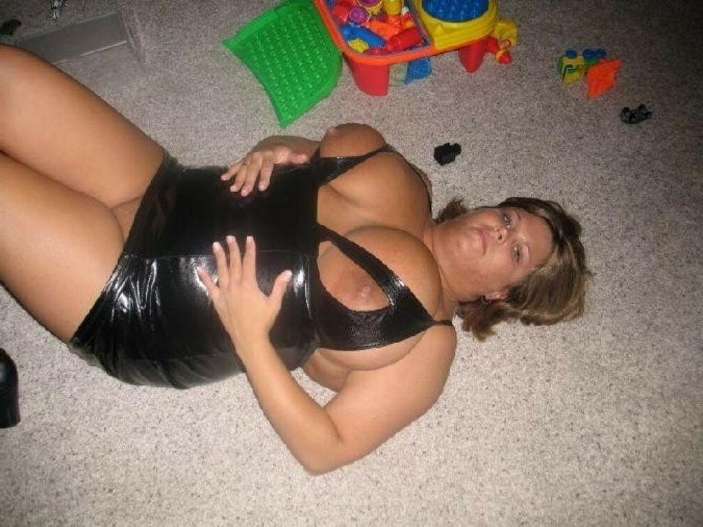 15P Teenie BBW Girls posing for pics