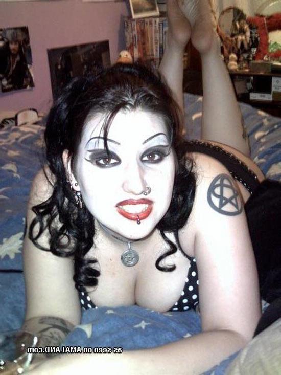 15P BBW in a polkadot bikini