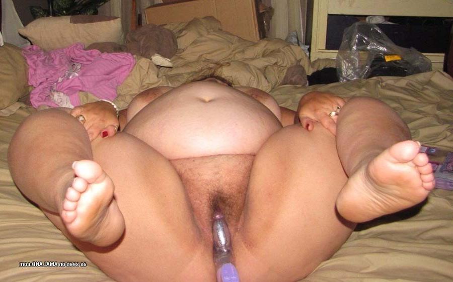 15P Blonde BBW posing