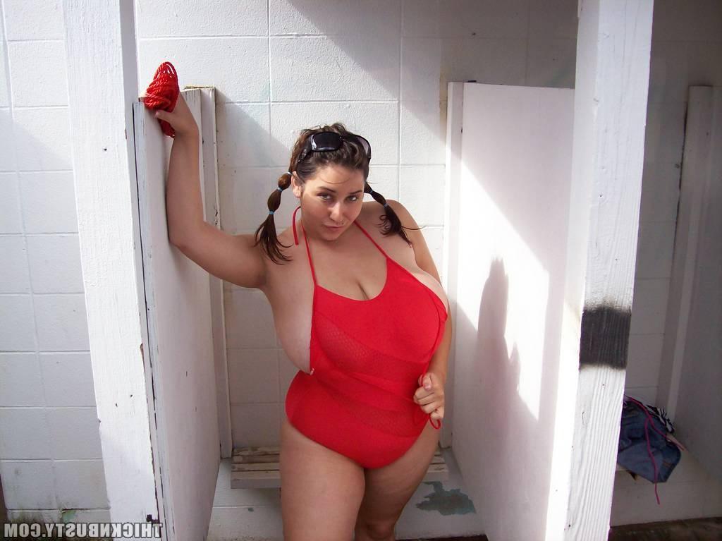 16P Chubby naughty big tits amateur BBW posing topless