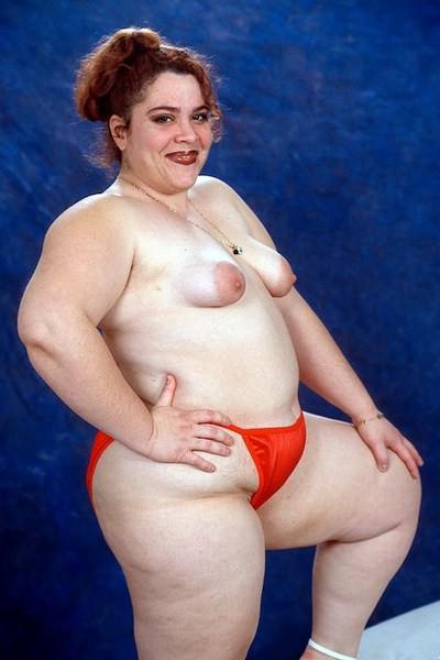 20P Bbw in lingerie strip teasing while playing with her breast